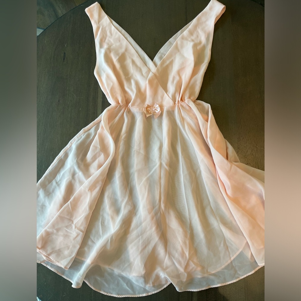 Vintage Gilligan & O’Malley babydoll and thong matching set/sleepwear - Picture 2 of 10